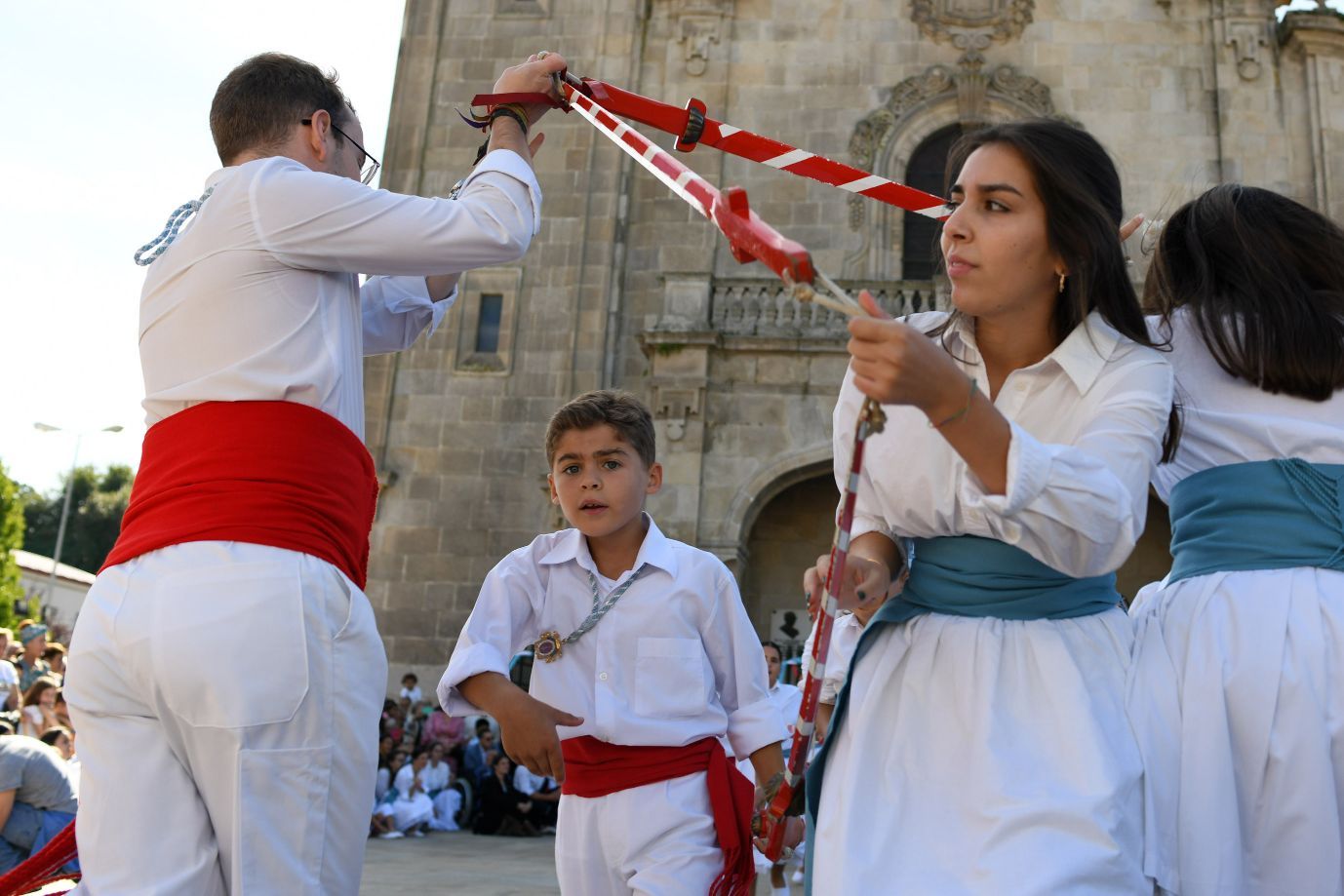 La Danza de Espadas de Marín rompe con dos años de pandemia