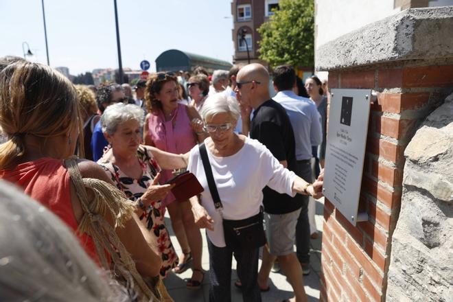 La inauguración de la calle en honor a Igor Medio en Gijón, en imágenes