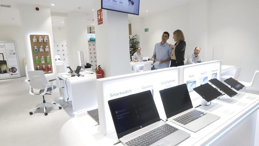 Movistar estrena en Zaragoza su nuevo concepto de tienda interactiva