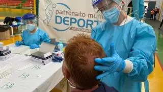 Los casos de covid bajan en Córdoba en el último día pero la incidencia se mantiene