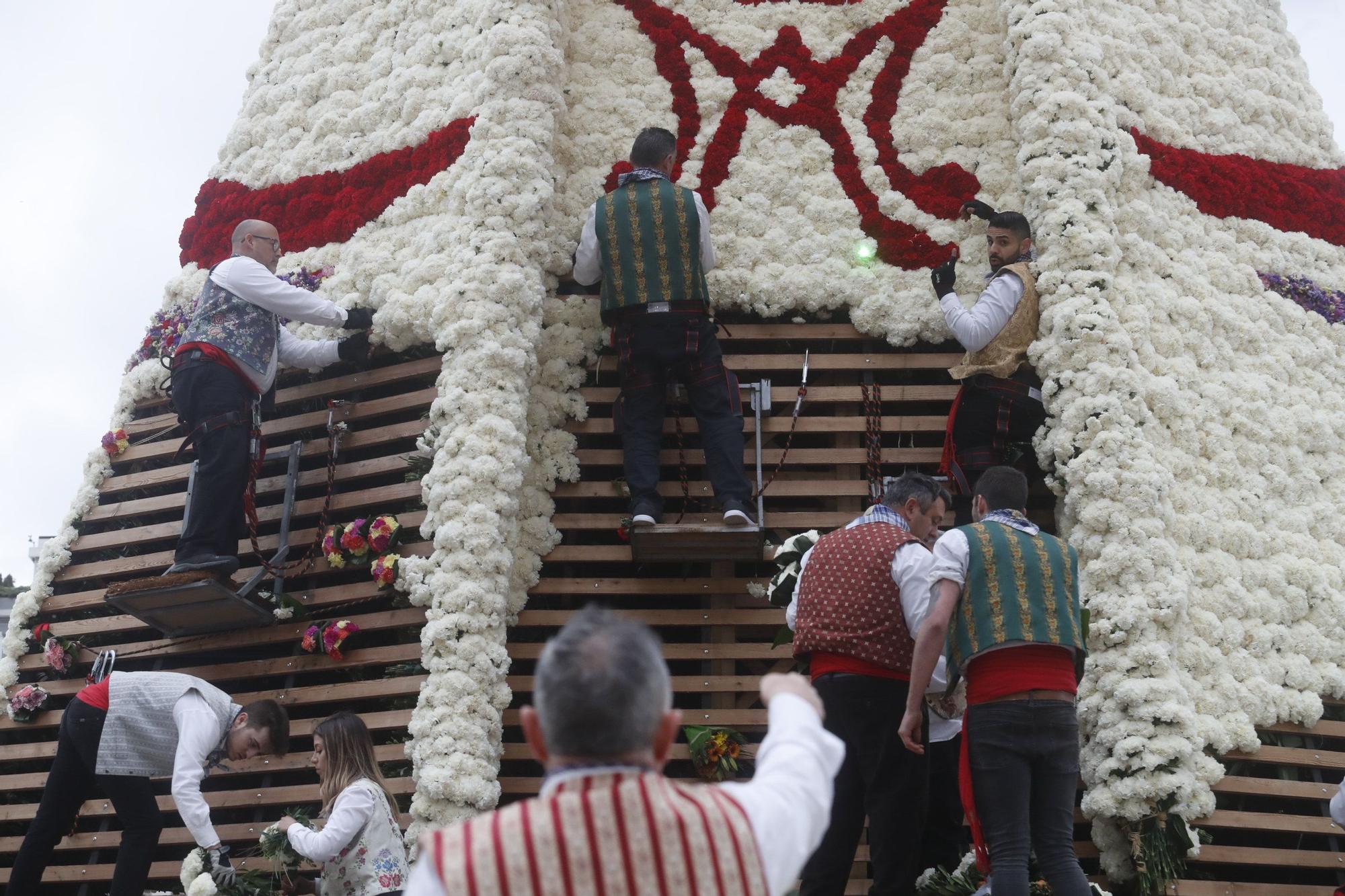 Búscate en el segundo día de ofrenda por la calle de la Paz (entre las 18:00 a las 19:00 horas)