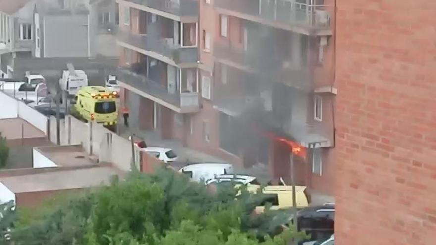 Incendi als baixos d'un edifici carrer Doctor Pasteur de Figueres