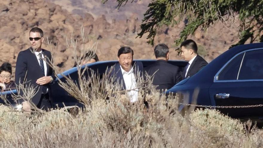 El presidente Xi Jinping durante su visita al Parque Nacional de El Teide, en noviembre de 2016.