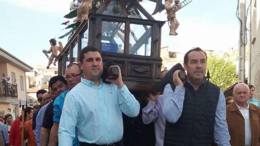 Fermoselle arropa al Nazareno y a La Dolorosa por el callejero de la villa