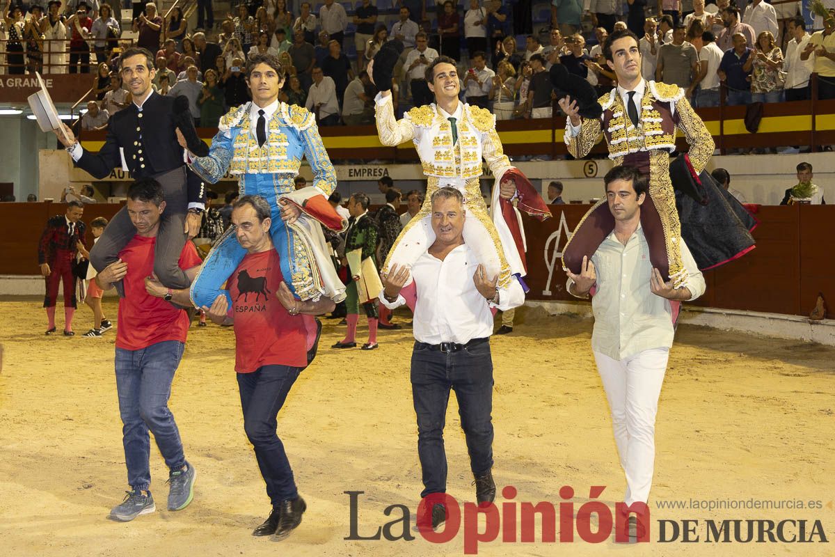 Tarde histórica en Abarán con la alternativa de José María Trigueros y el indulto de Tomás Rufo, junto a Castella salieron a hombros