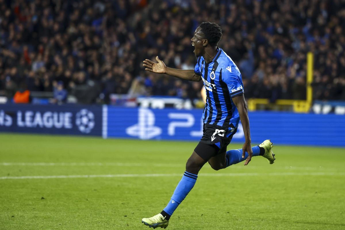 Bruges (Belgium), 04/10/2022.- Kamal Sowah of Club Brugge celebrates after scoring the 1-0 goal during the UEFA Champions League group B soccer match between Club Brugge and Atletico Madrid in Bruges, Belgium, 04 October 2022. (Liga de Campeones, Bélgica, Brujas) EFE/EPA/Stephanie Lecocq