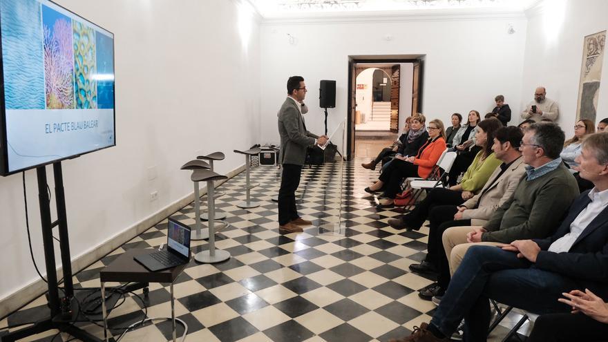 Todas las fotos de la presentación del Pacto Azul en Ibiza