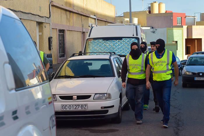 La Guardia Civil registra la vivienda de un ...