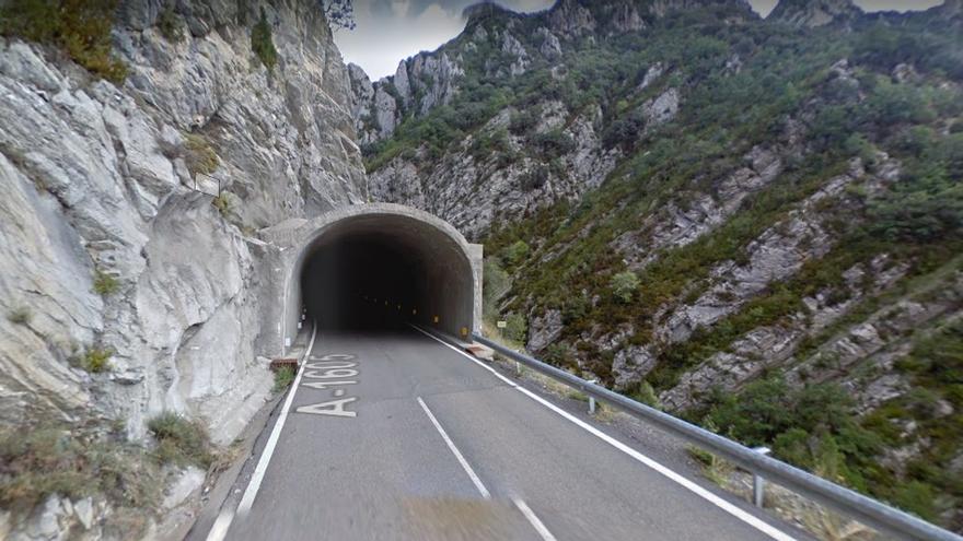 Muere un motorista francés tras salirse de la vía en un túnel en Beranuy (Huesca)