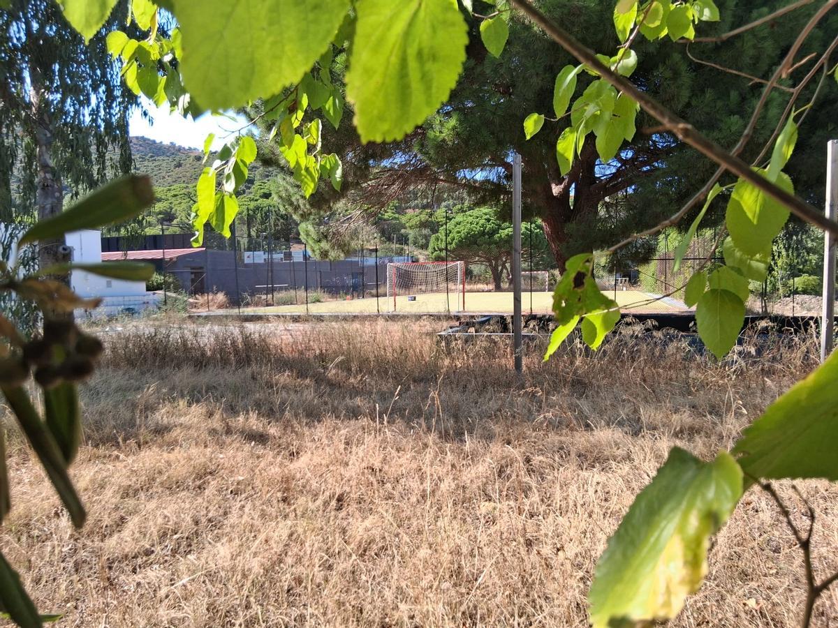 Tot i el deteriorament, les instal·lacions esportives no han estat destrossades.