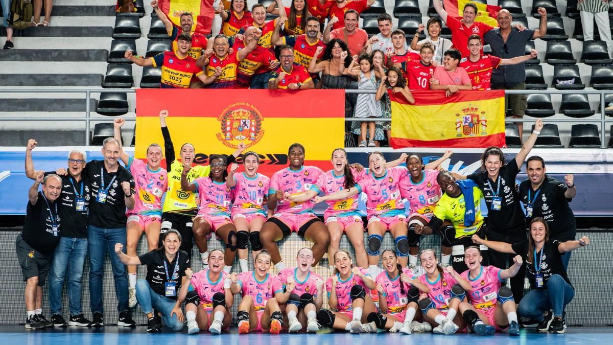 La selección española femenina júnior de balonmano, en un Campeonato de Europa