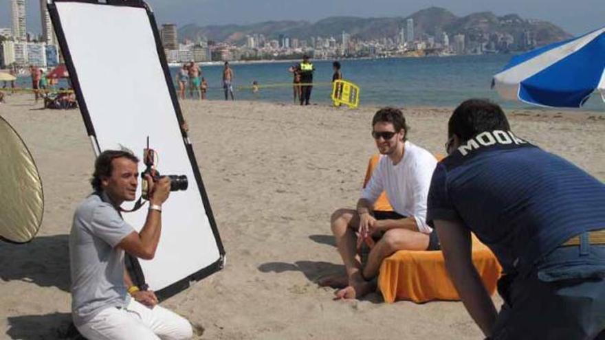 Pau Gasol en un momento de la sesión fotográfica en Benidorm