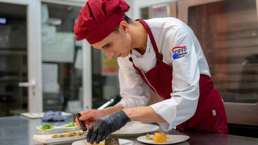 GASTRONOMÍA | Un chef de Castellón en la final del Premio Promesas de la  alta cocina de Le Cordon Bleu