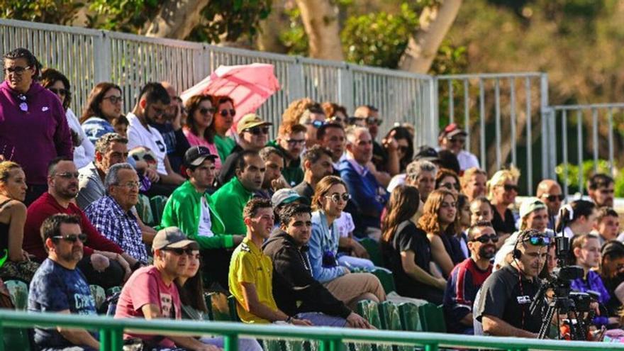 El Elche vuelve al trabajo con aficionados de lujo