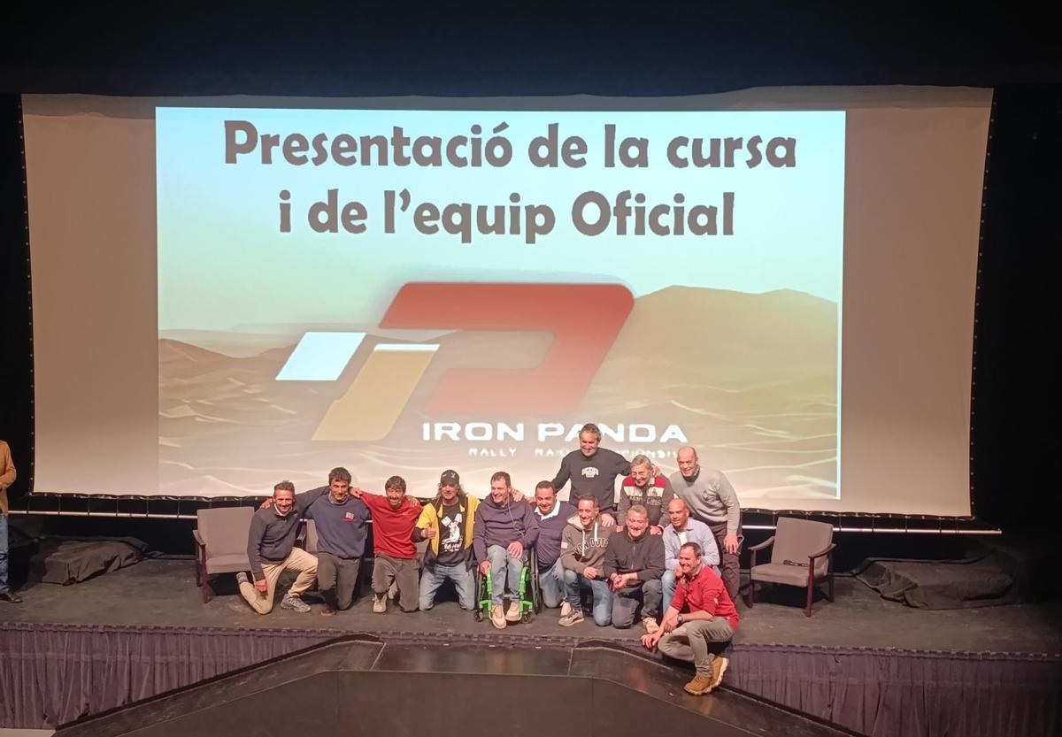 Presentació de l'equip que participarà al Ral·li Iron Panda, al Marroc
