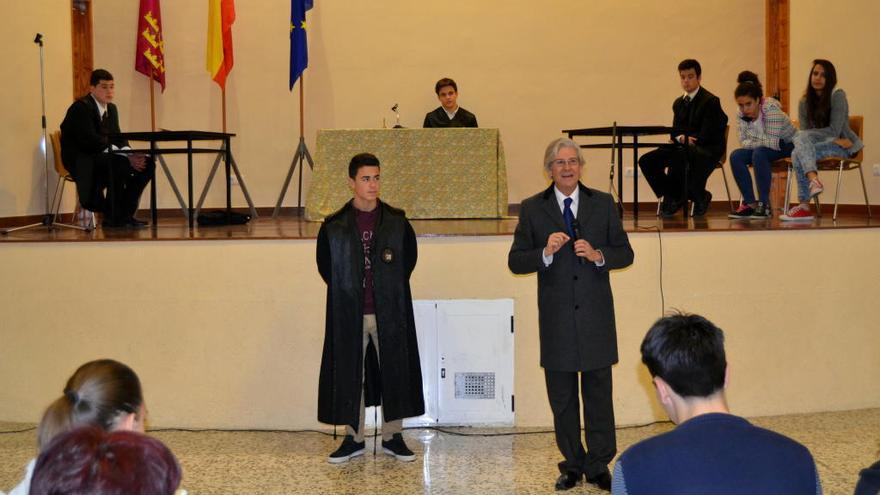 El Derecho también se imparte en las aulas escolares