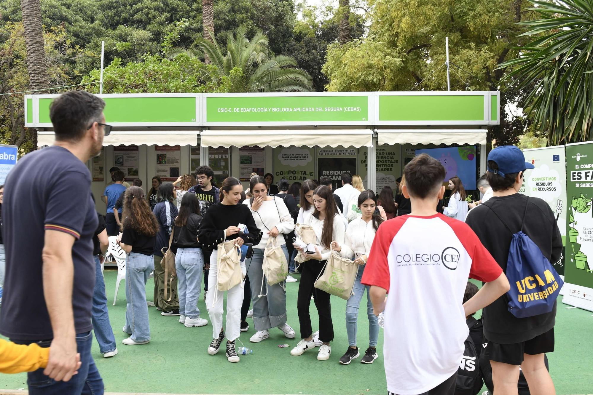 La primera jornada de la Semana de la Ciencia de Murcia, en imágenes