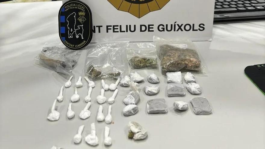 Les dosis de droga intervingudes per la Unitat Canina de la Policia Local de Sant Feliu de Guíxols