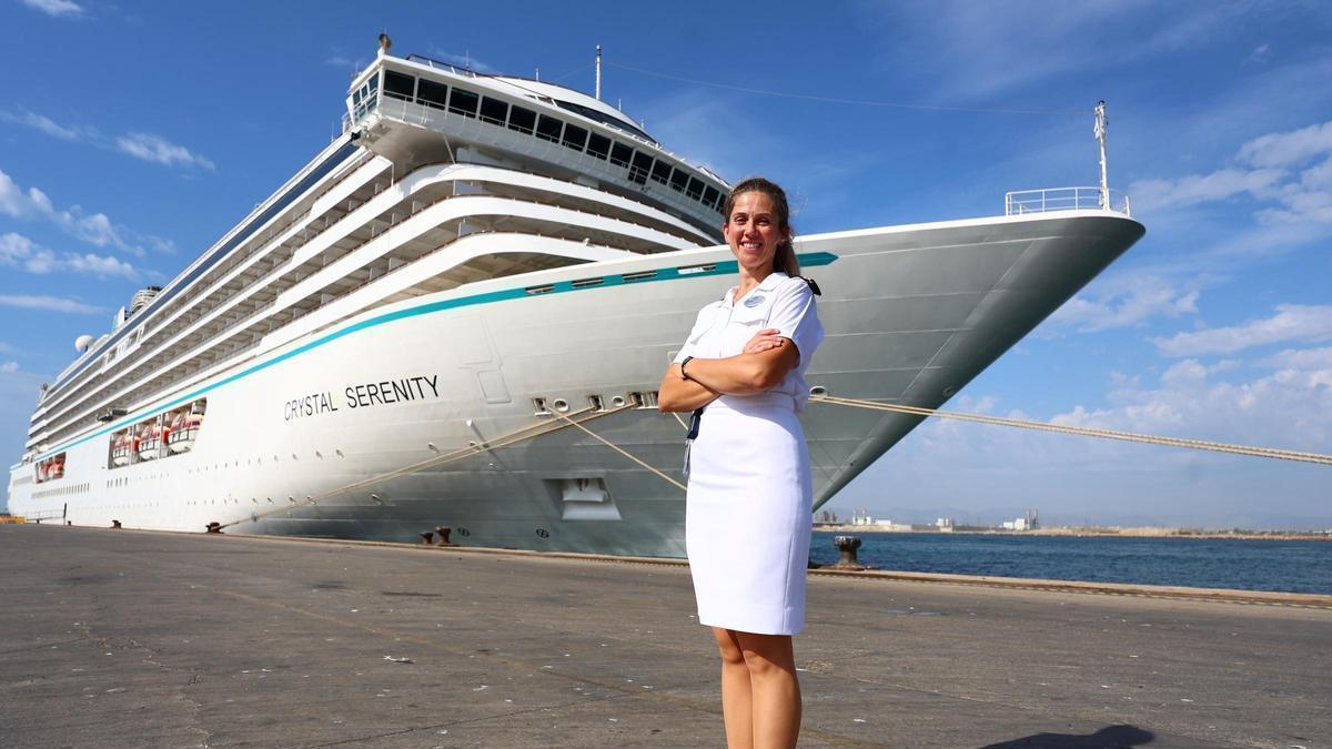 Entrevista a Miriam Batalla, de Vila-real y enfermera a bordo del crucero 'Crystal Serenity'
