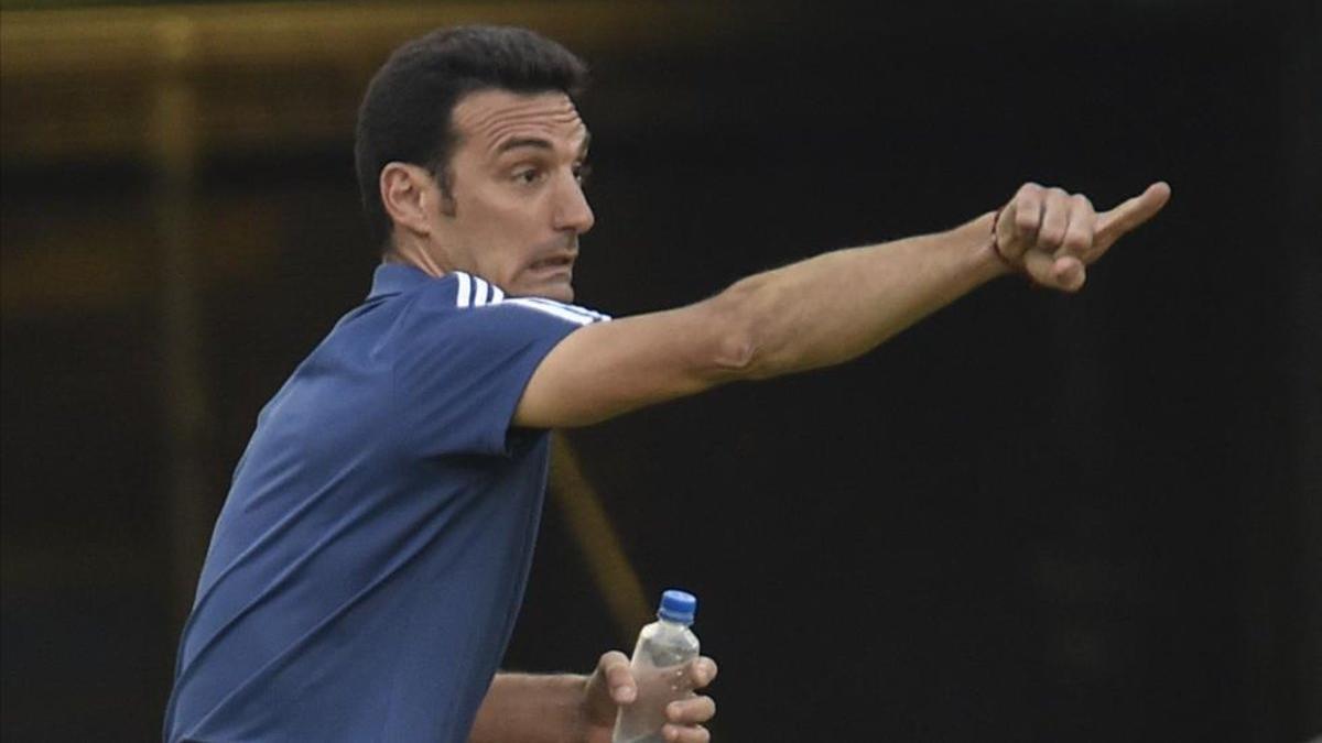 Lionel Scaloni solo repetiría el mismo once para enfrentar a Brasil