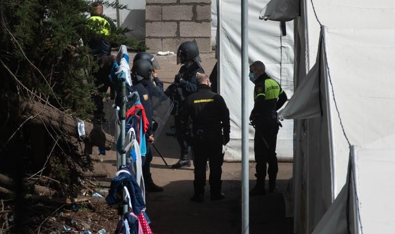 Enfrentamiento en el Campamento de Las Raíces