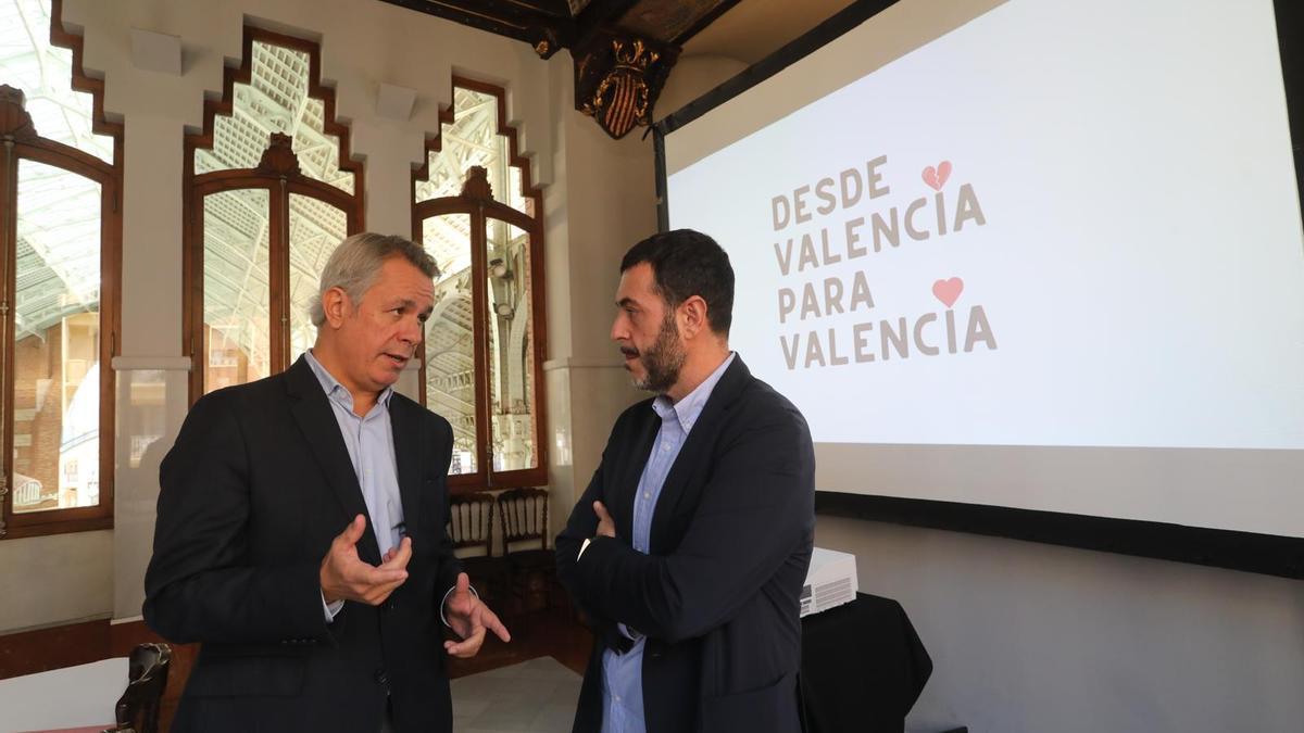 Diego Lorente, secretario general de AVE, y el cocinero Ricard Camarena