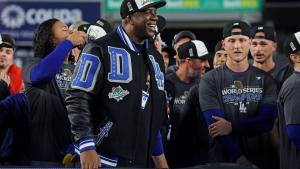 Magic Johnson, con los jugadores de los Dodgers en Nueva York.