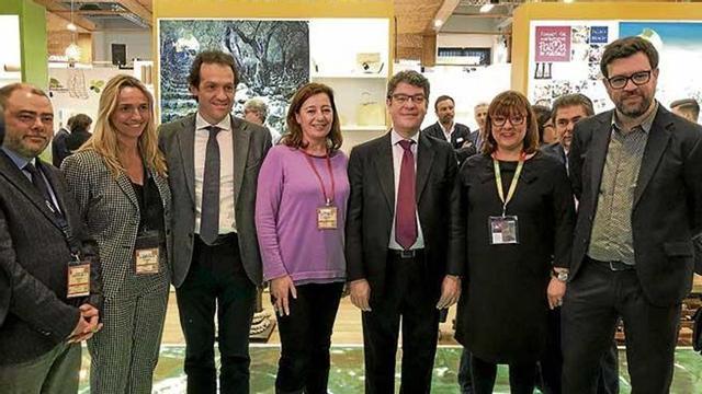 Las principales autoridades en el stand de Mallorca.