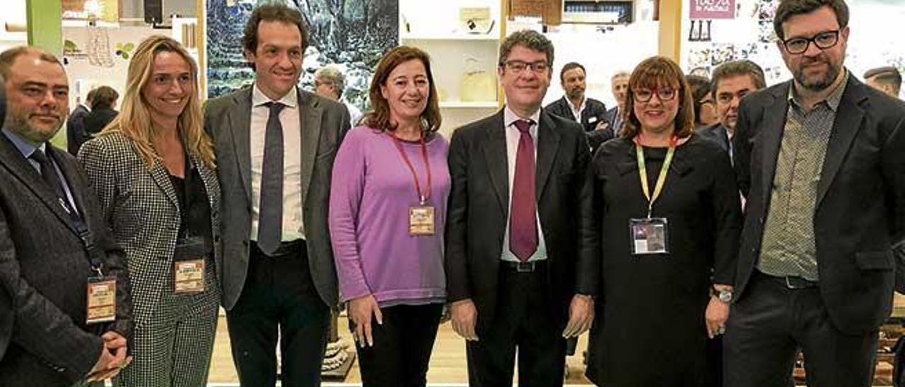 Las principales autoridades en el stand de Mallorca.