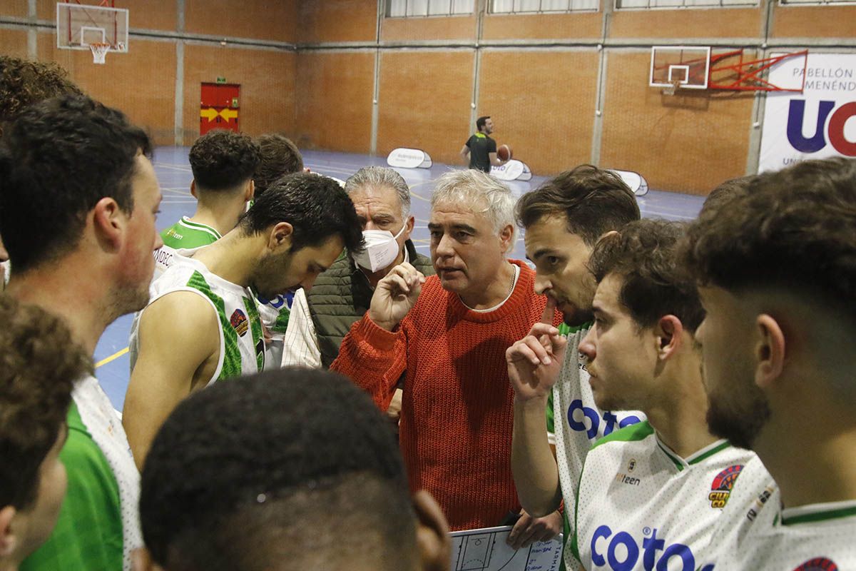 En imágenes, el derbi entre Coto Ciudad de Córdoba y el UCB Camper baloncesto