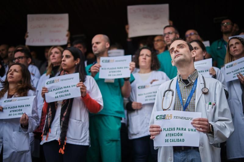 Protesta de médicos por las pocas plazas en la OPE