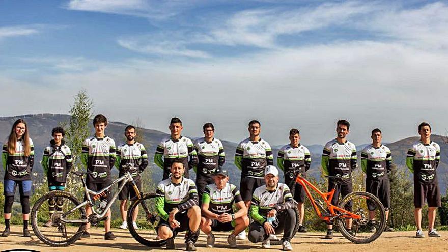 El club ciclista Pontebike Team .   | // FDV