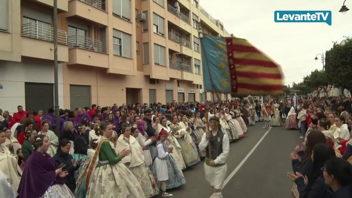 Museros dona el tret d'eixida a les seues Falles amb la Crida i l'Encontrà.