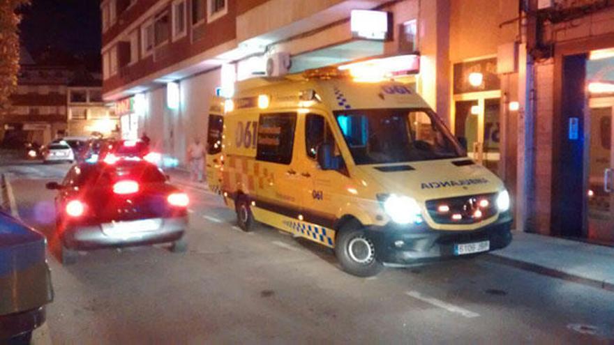 Herida una ciclista en Redondela al ser golpeada por un coche