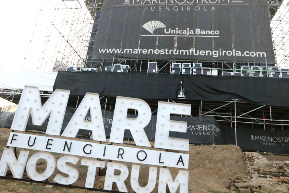 Gran expectación ante el único concierto de Jennifer Lopez en España. Se han formado largas colas hasta la apertura de las puertas del recinto del Marenostrum Castle Park, escenario del concierto.