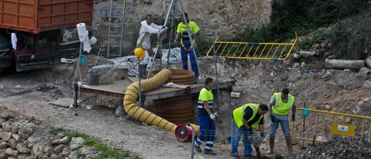 La dureza del terreno ralentiza la búsqueda