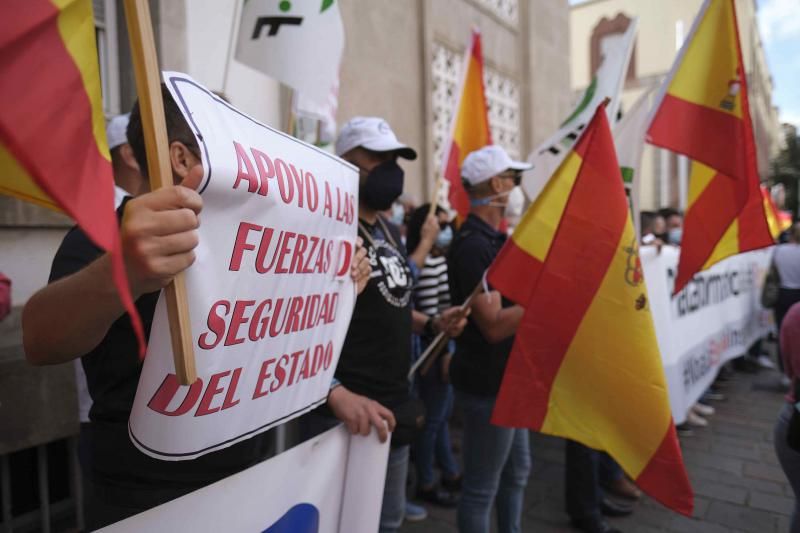 Protesta de los sindicatos policiales ante la Subdelegación del Gobierno contra los cambios en la Ley de Seguridad Ciudadana