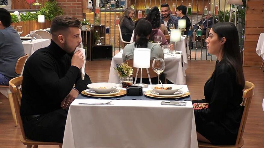 Una influencer en &#039;First dates&#039;: &quot;Corté con mi novio porque no podía permitirse algunos lujos&quot;