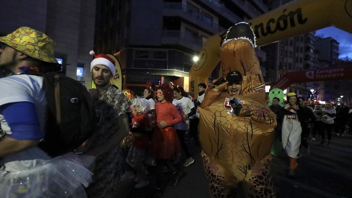 EN IMÁGENES | Zaragoza celebra su decimoctava edición de la San Silvestre