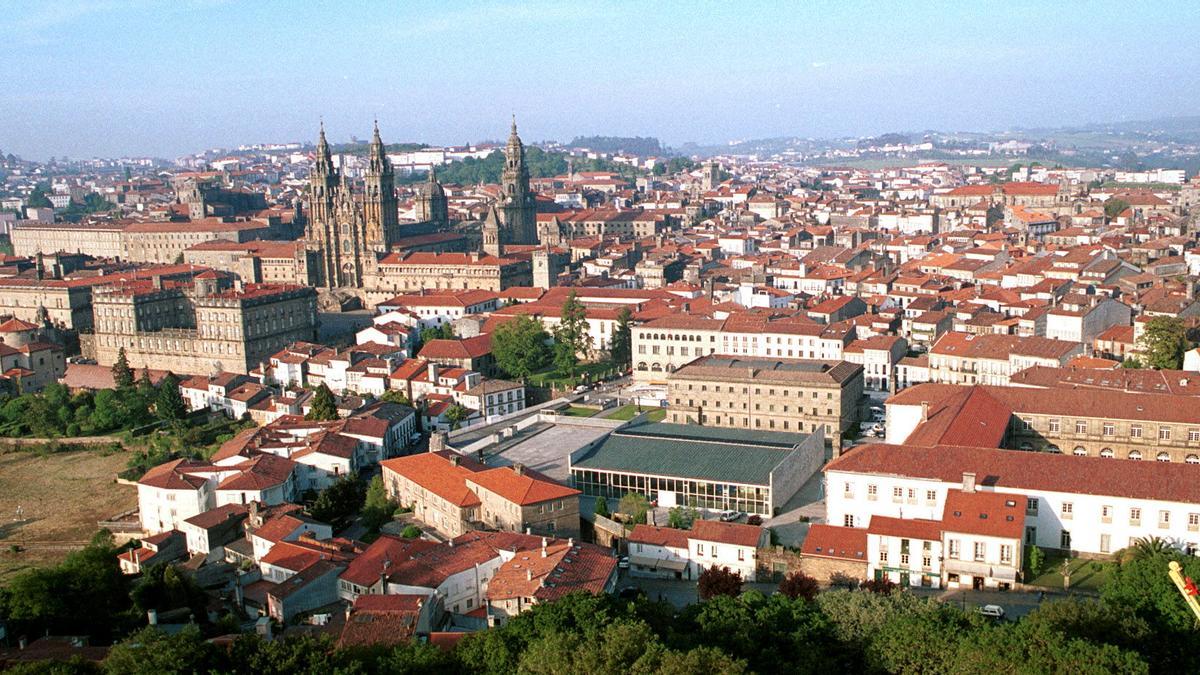 Vista de la Catedral de Santiago, ciudad por la que pasará el tren de Vigo aunque no parará en su estación.