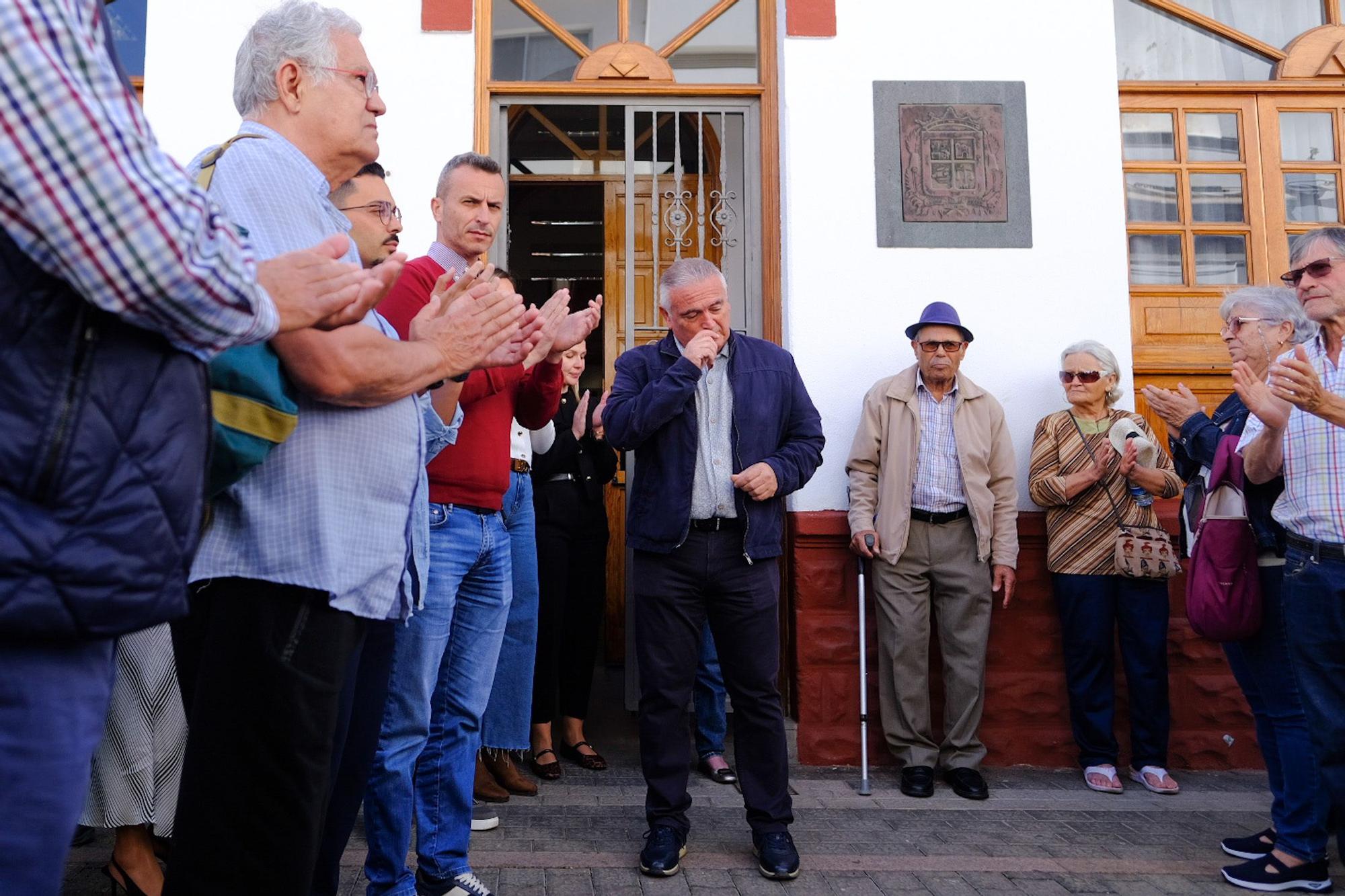 Minuto de silencio y último adiós a la mujer asesinada en La Aldea
