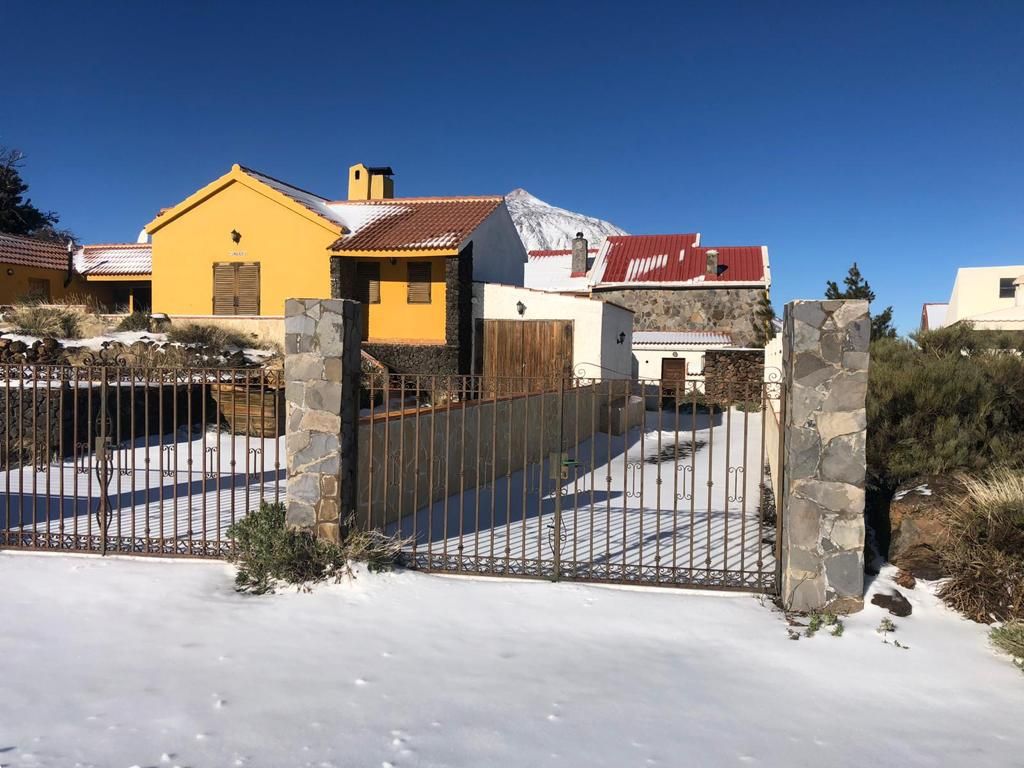 La borrasca Celia deja un manto de nieve sobre el Teide