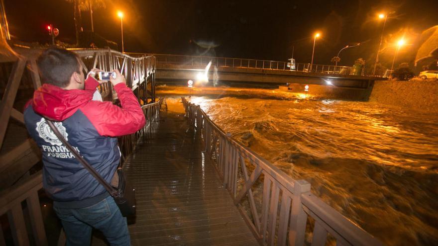 Las mejores fotos y vídeos de la gota fría en Alicante