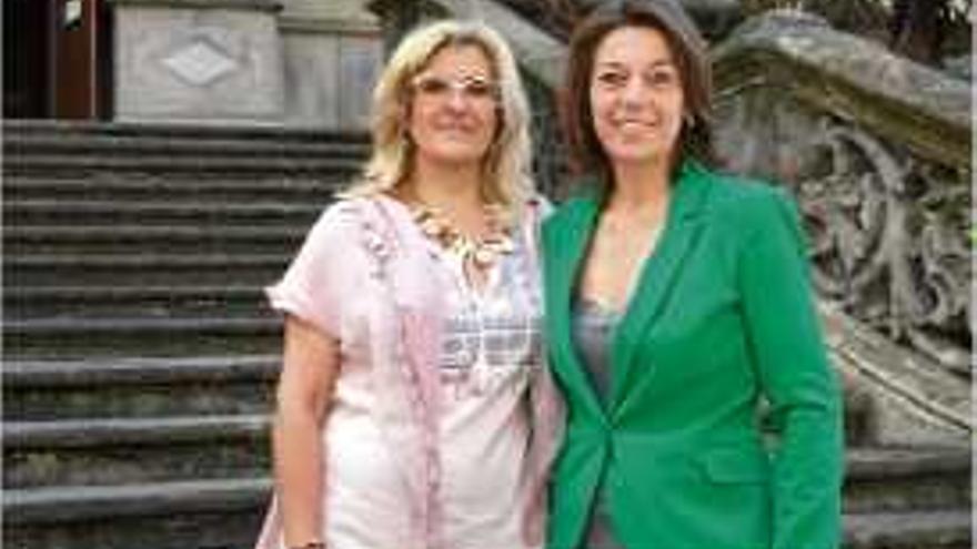 Júlia Sala (portaveu del PP a Olot) i Concepció Veray.