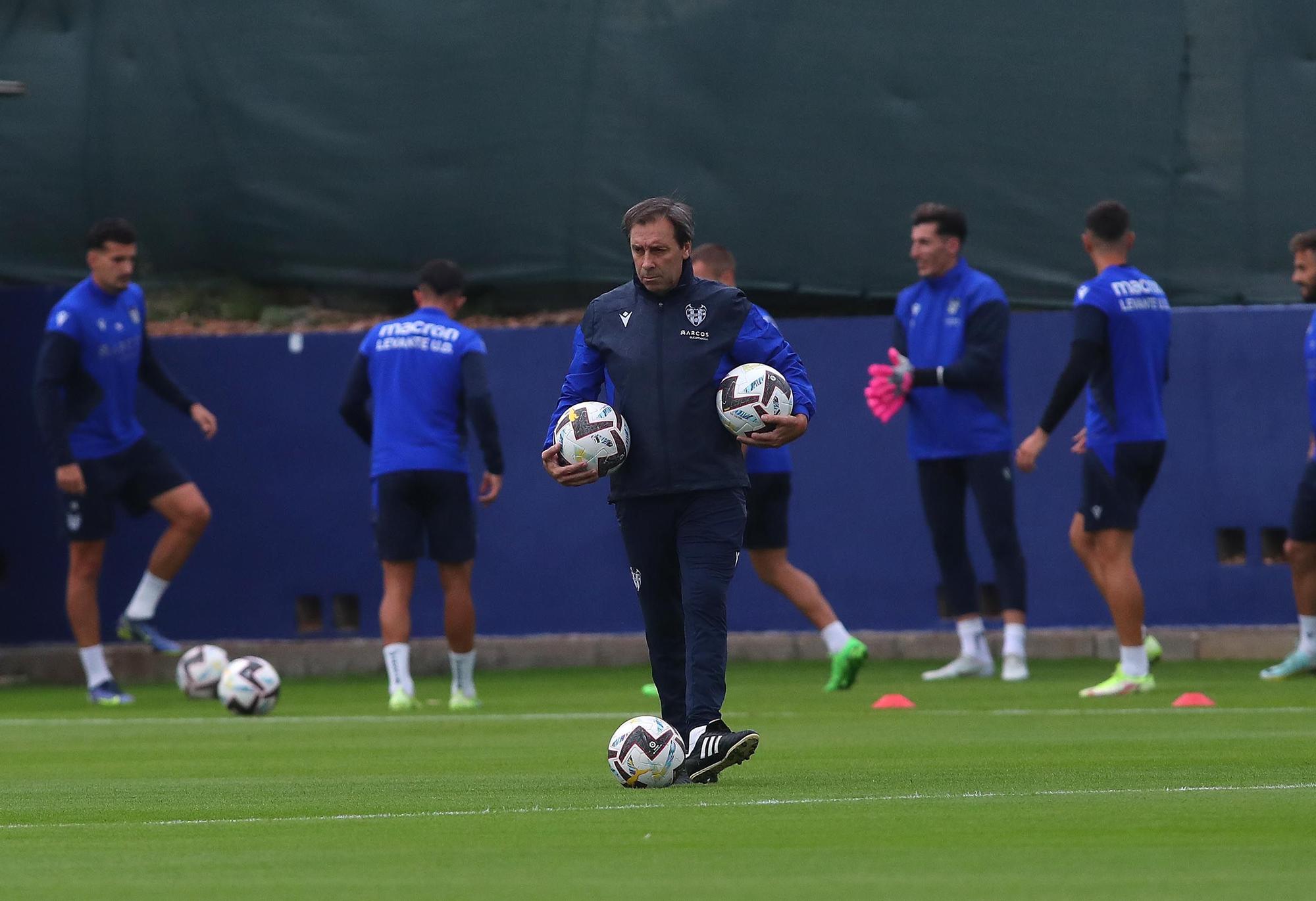 Primer entrenamiento de Felipe Miñambres con el Levante UD