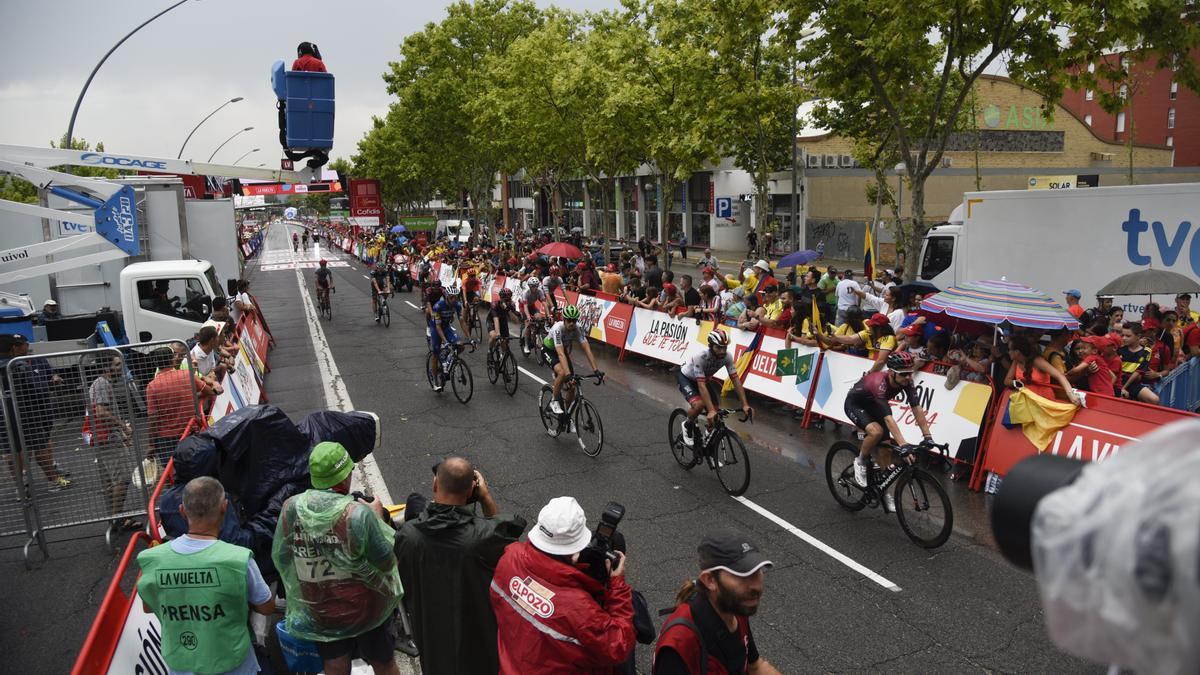 Arribada de ciclistes a 'La Vuelta' a Igualada l'any 2019