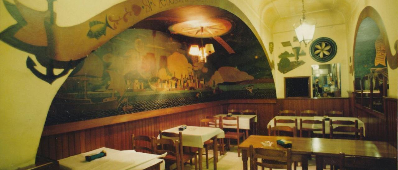 Interior del local de la calle Olmos, con el mural de Lugrís en la bóveda.  |  // CEDIDAS POR PEDRO VASCO
