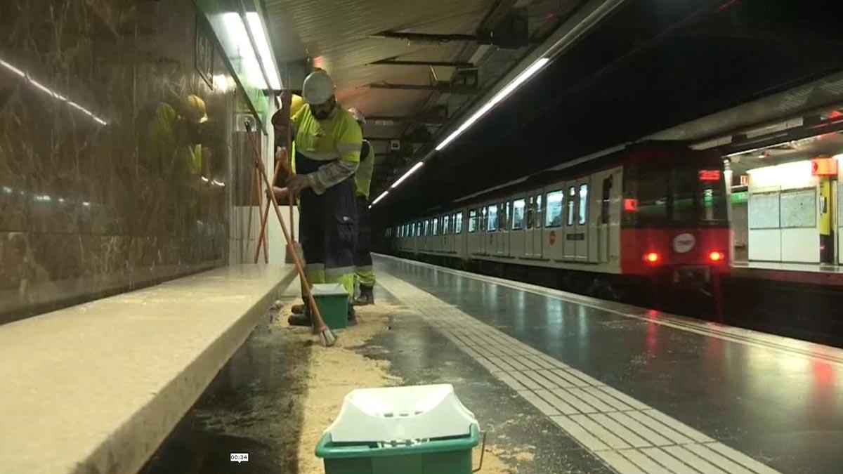 Algunos efectos de las lluvias de esta mañana en Barcelona.