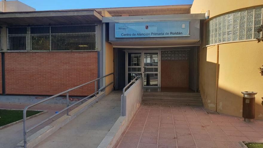 Fachada principal del consultorio de Roldán, en Torre Pacheco, donde tuvieron lugar los hechos. | L.O.