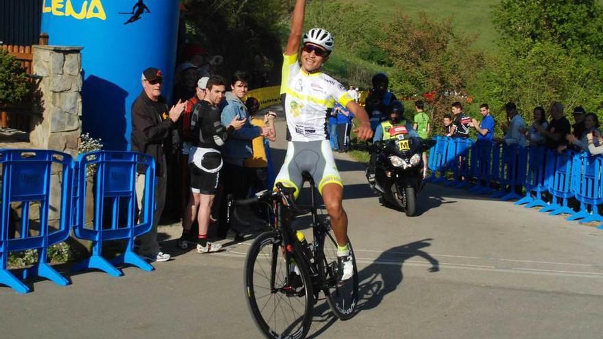 El colombiano Calle, primer líder de la Challenge